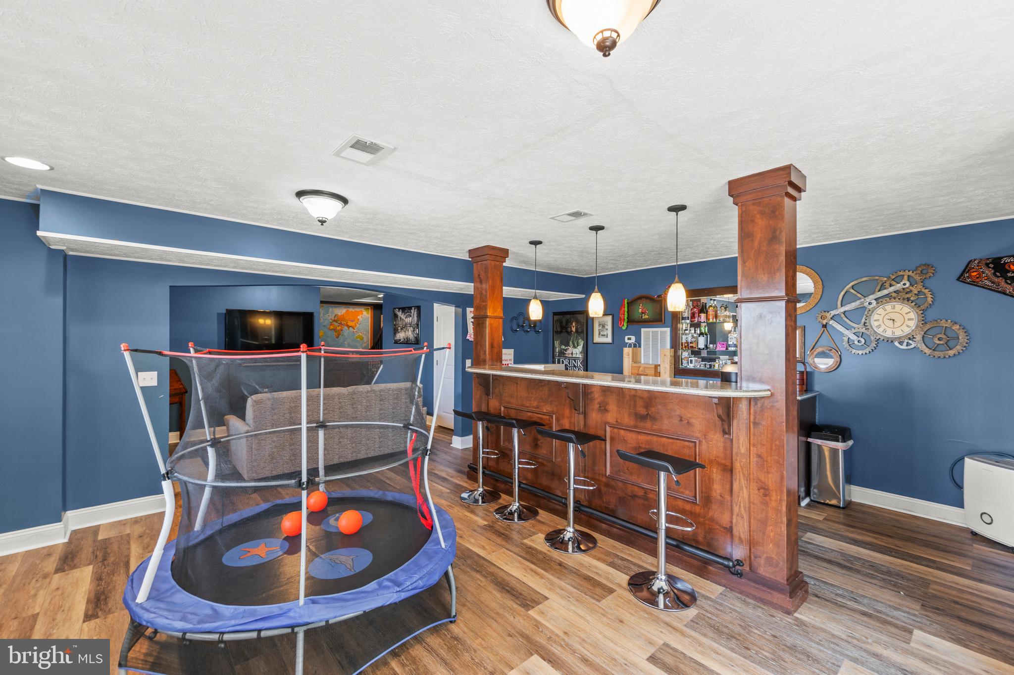 TOP OF THE MOUNTAIN - Residential