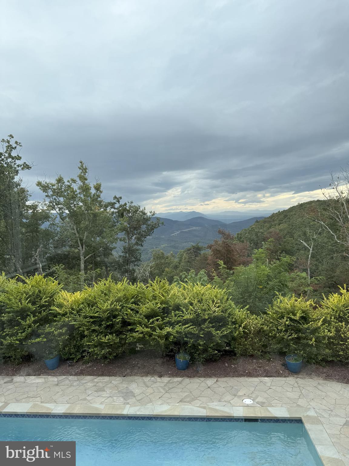 TOP OF THE MOUNTAIN - Residential