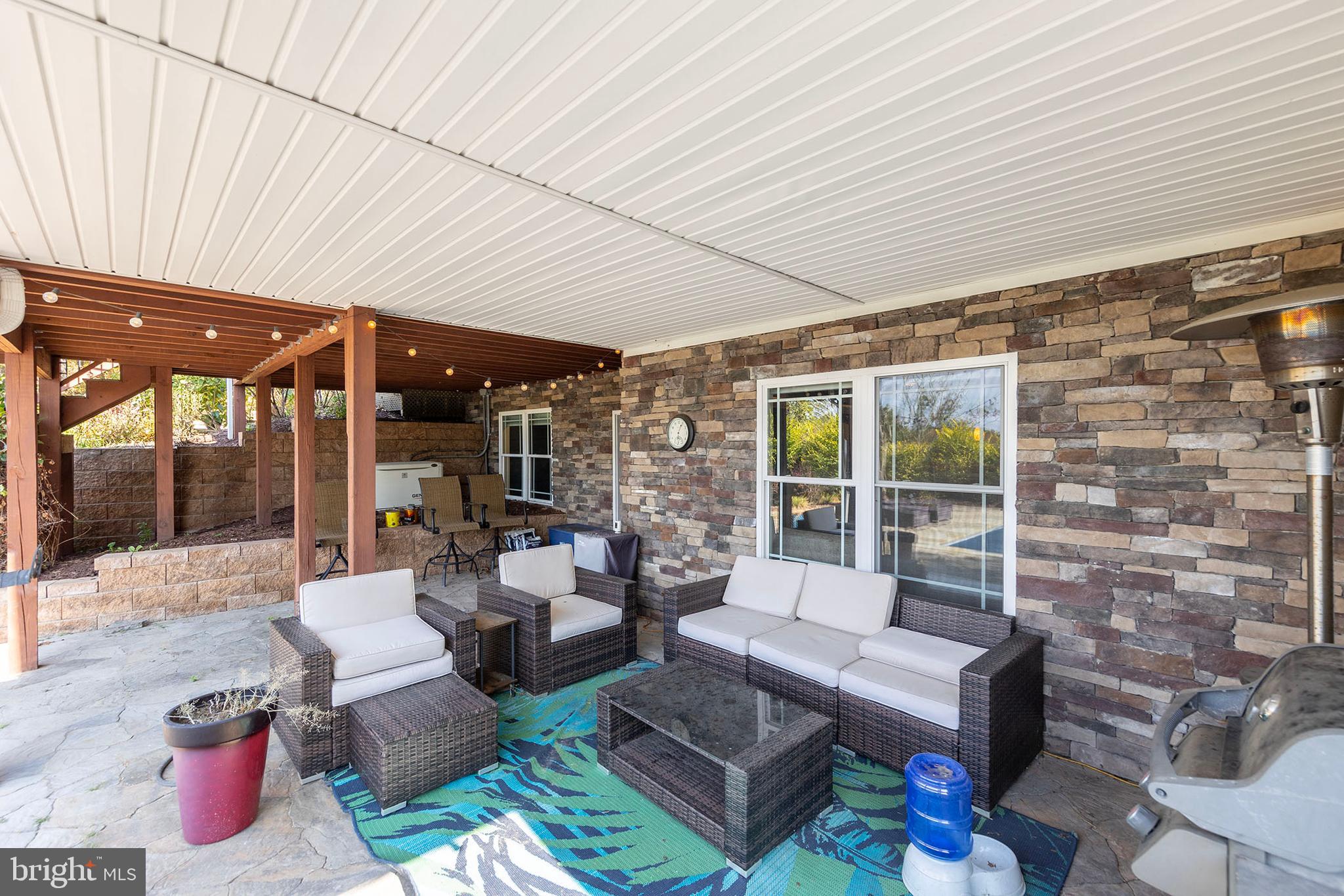 TOP OF THE MOUNTAIN - Residential