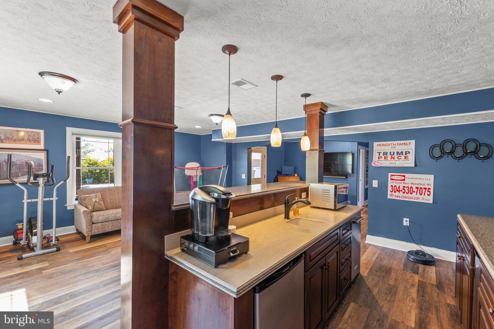 TOP OF THE MOUNTAIN - Residential