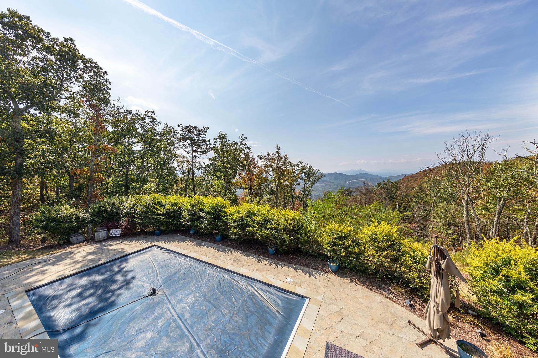 TOP OF THE MOUNTAIN - Residential