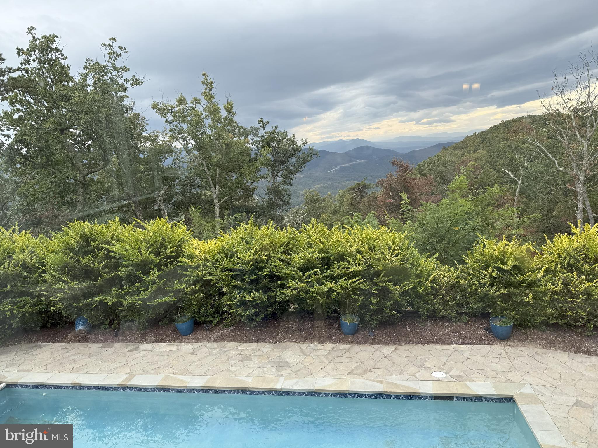 TOP OF THE MOUNTAIN - Residential