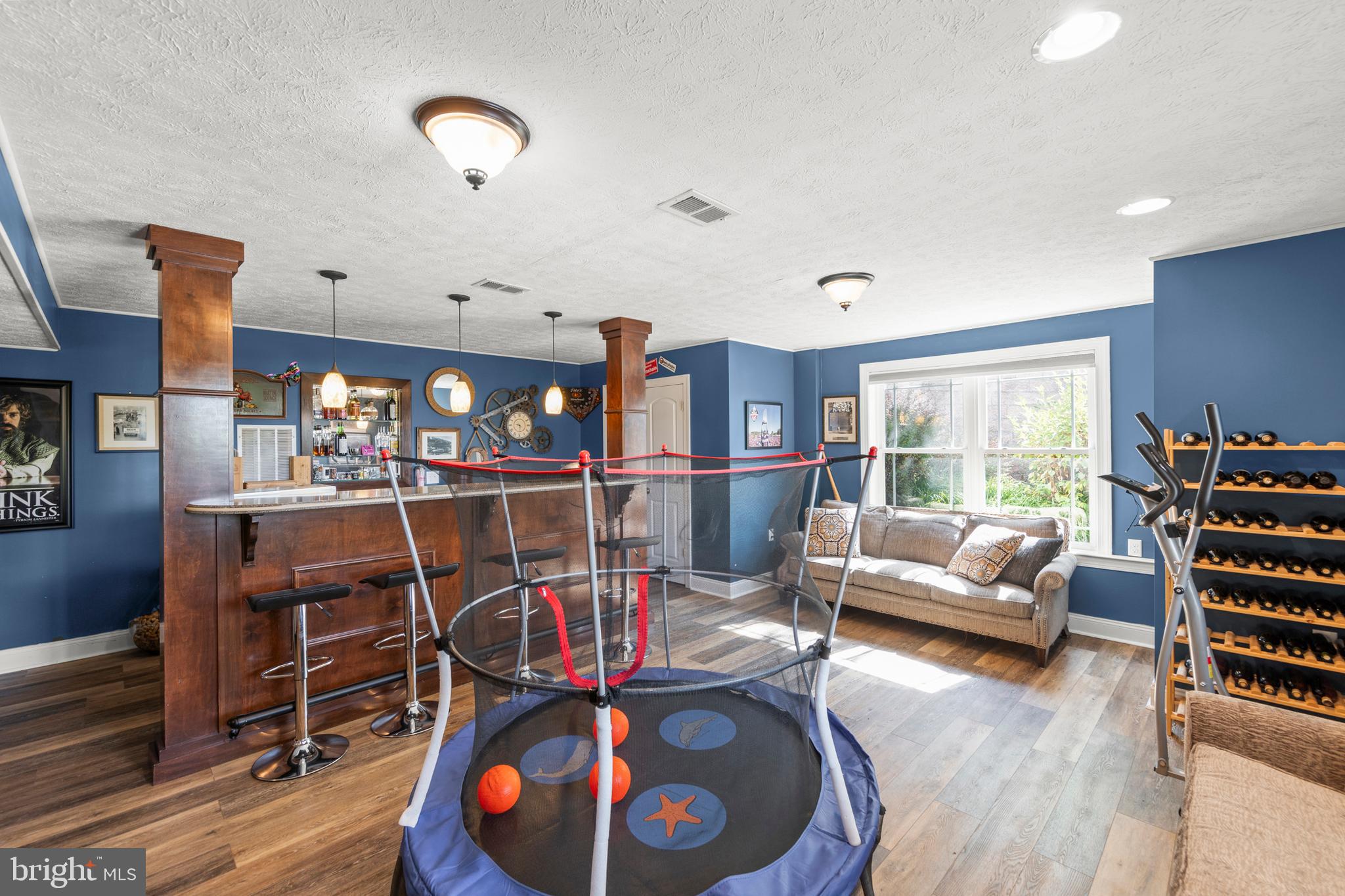 TOP OF THE MOUNTAIN - Residential