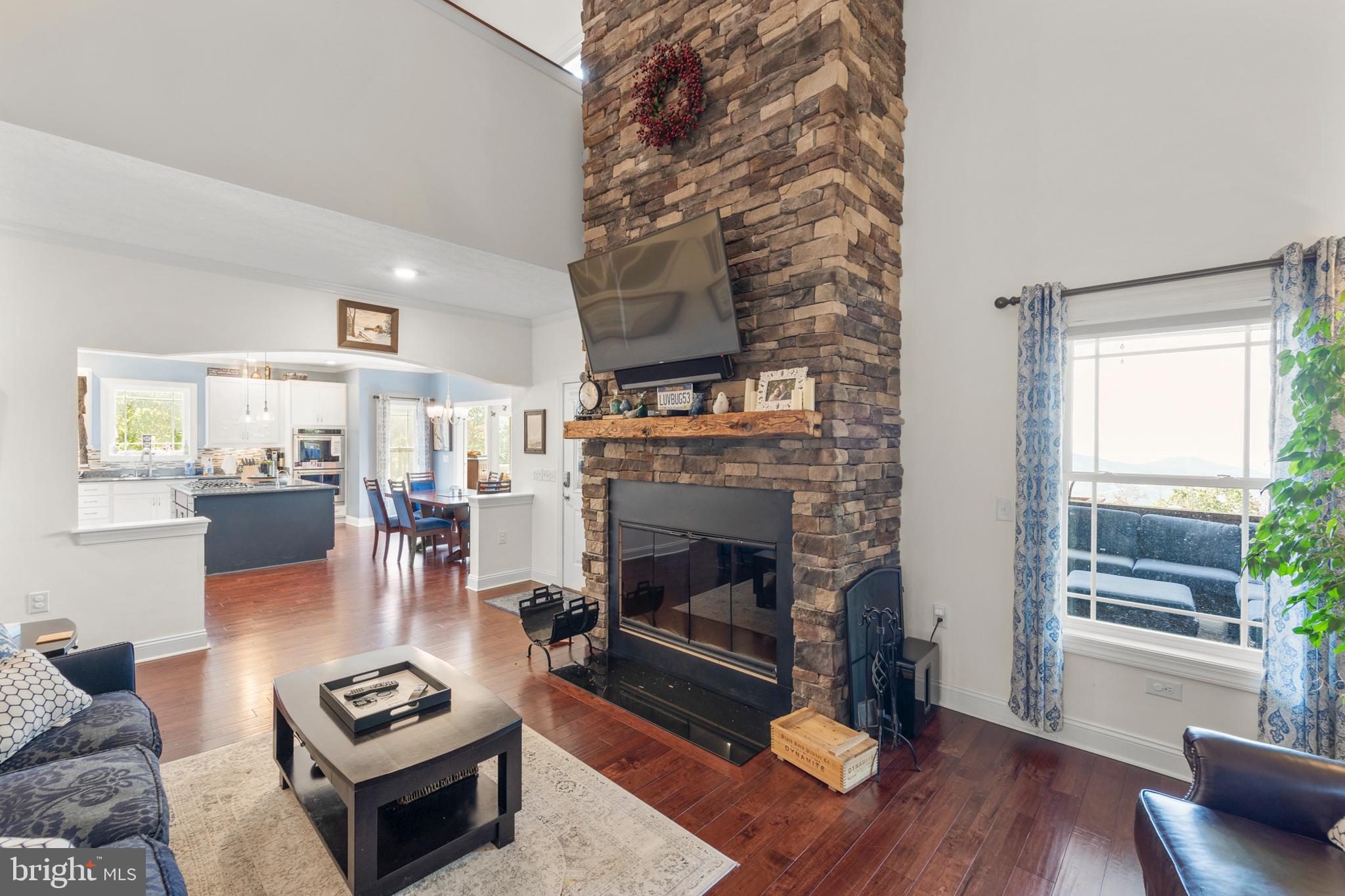 TOP OF THE MOUNTAIN - Residential