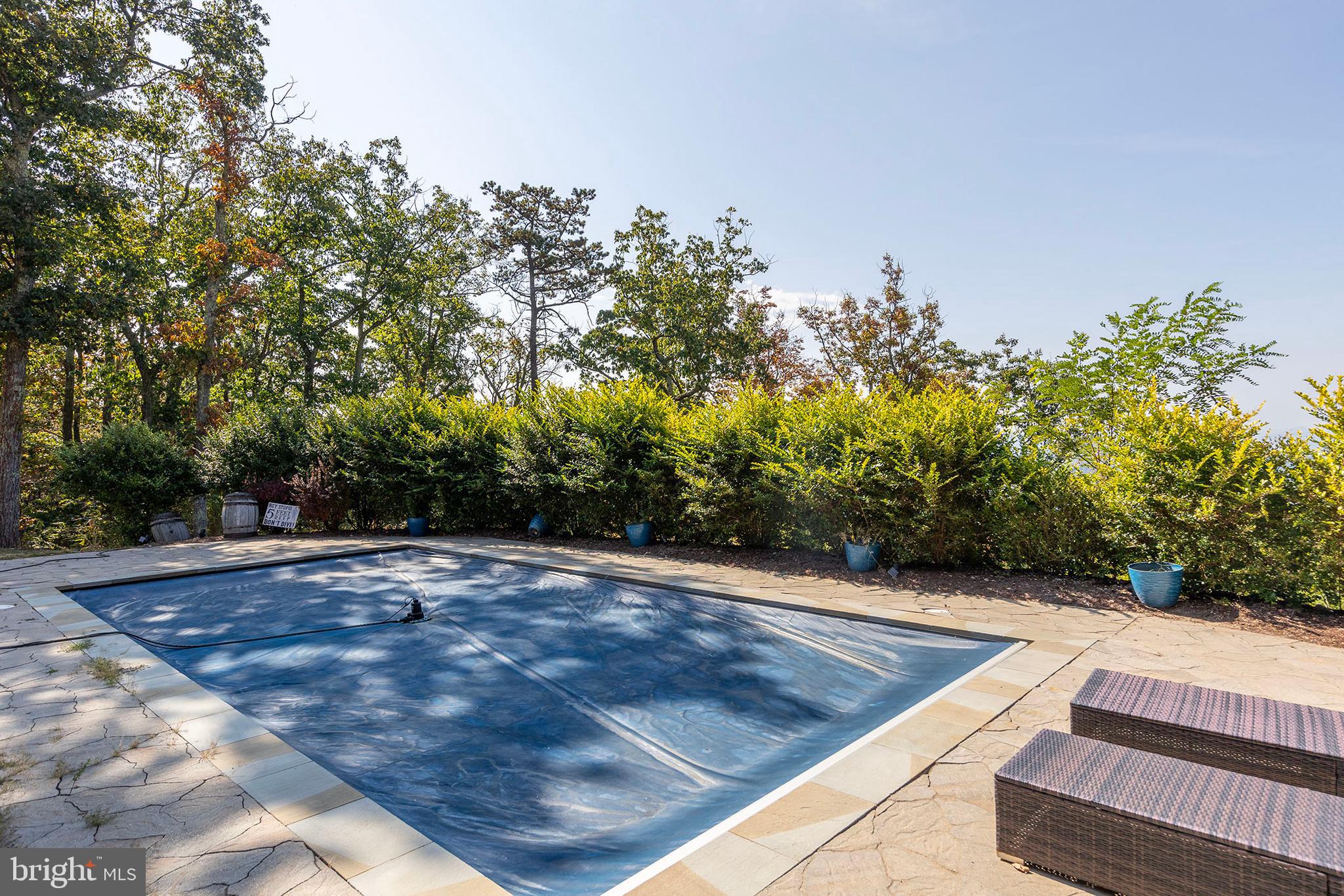 TOP OF THE MOUNTAIN - Residential