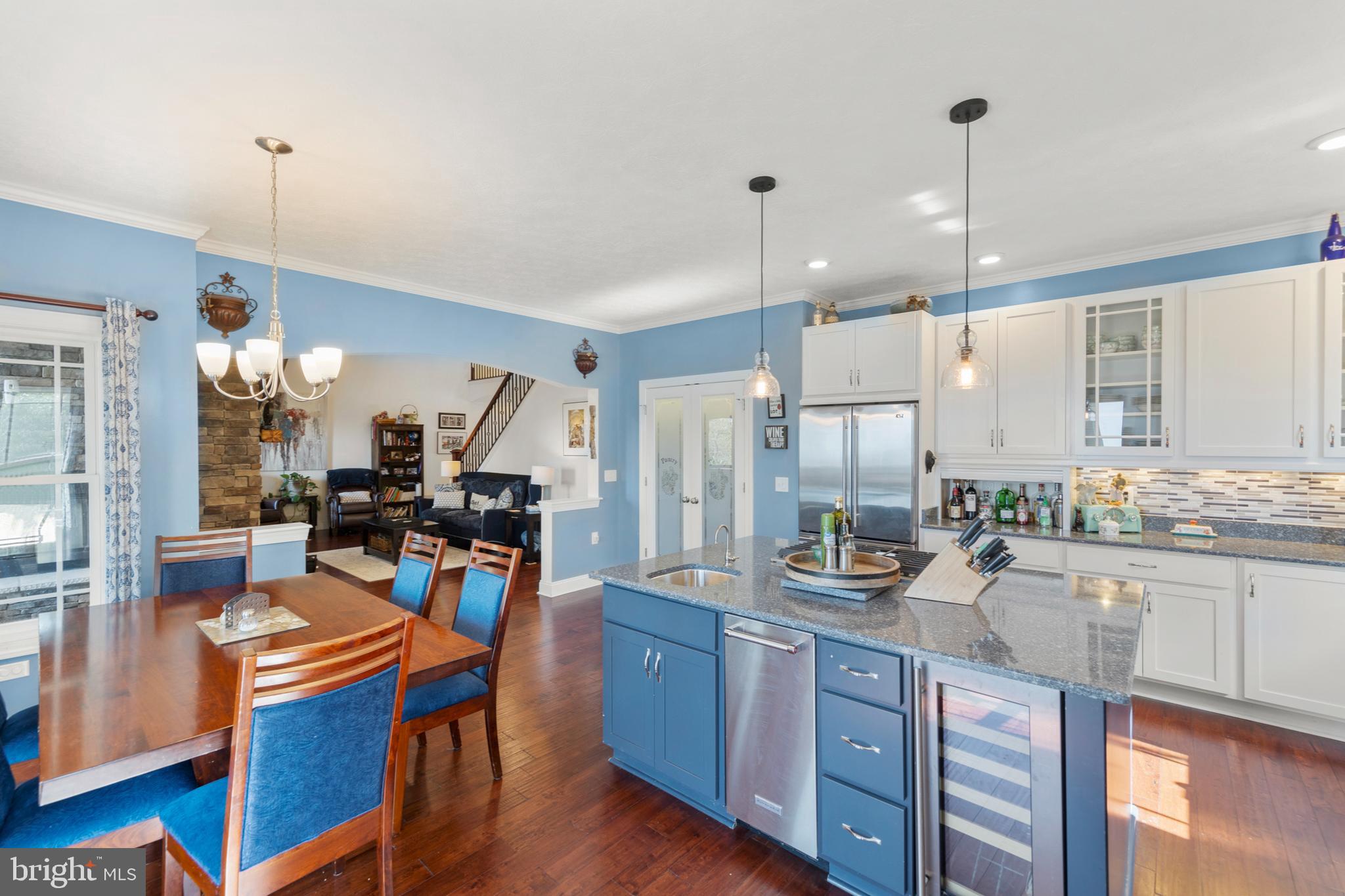 TOP OF THE MOUNTAIN - Residential