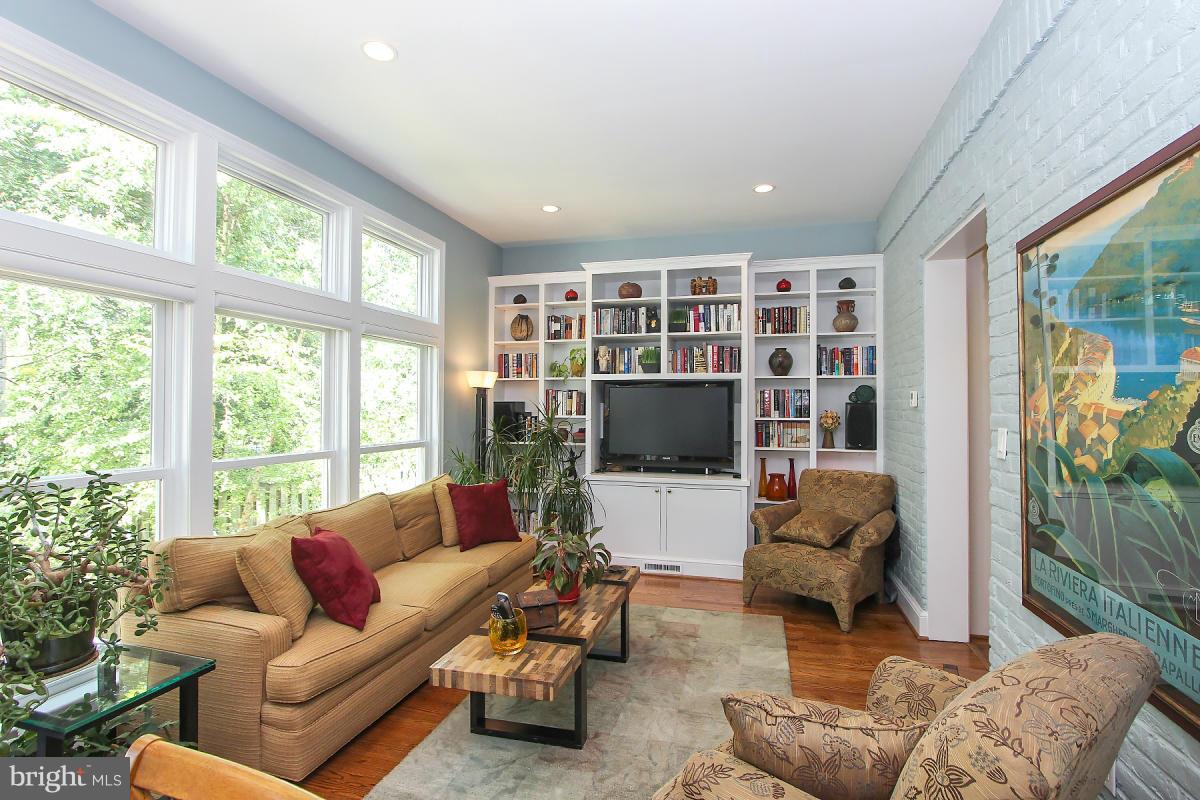 CHEVY CHASE - Residential