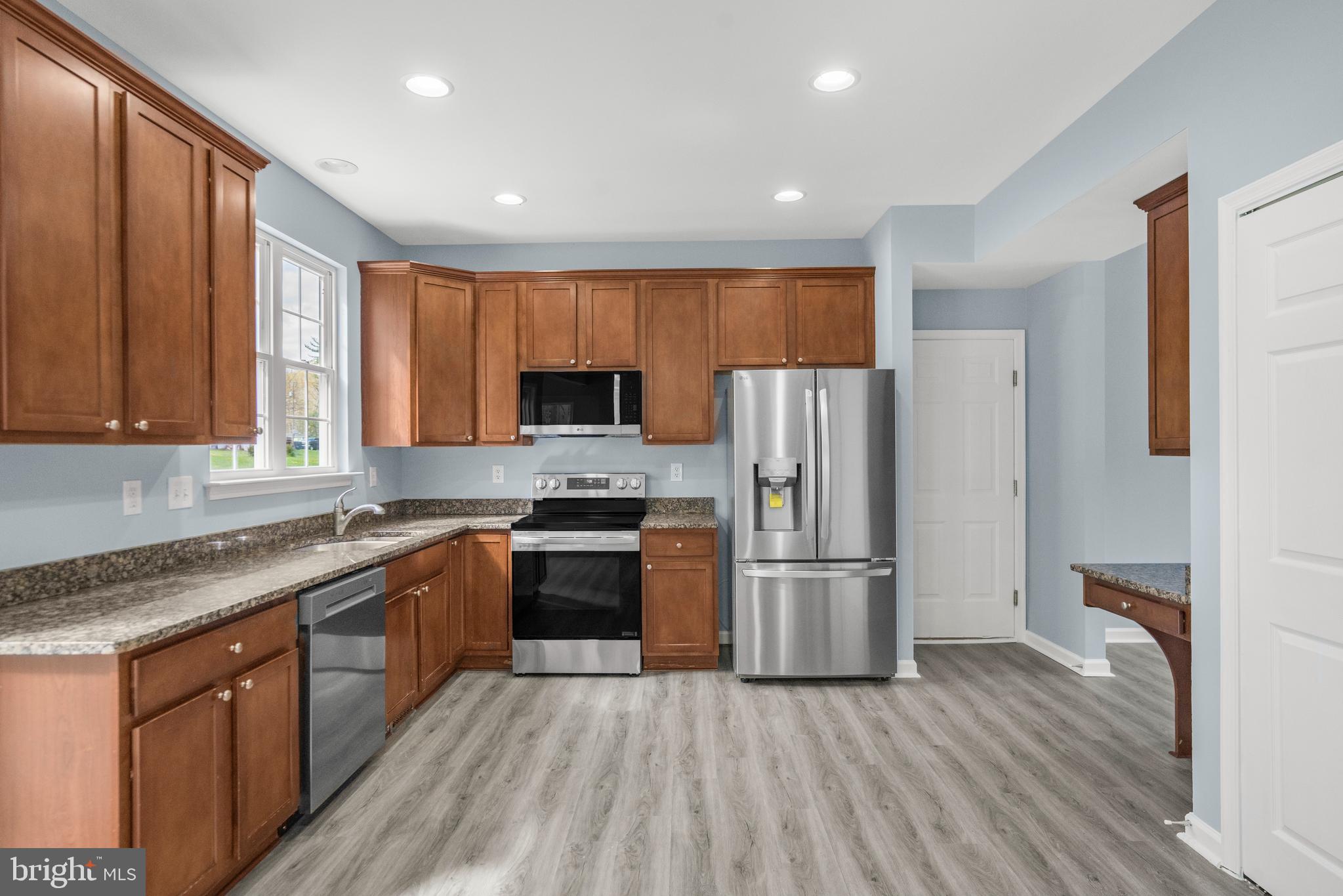 MAPLE VIEW APARTMENTS - Residential