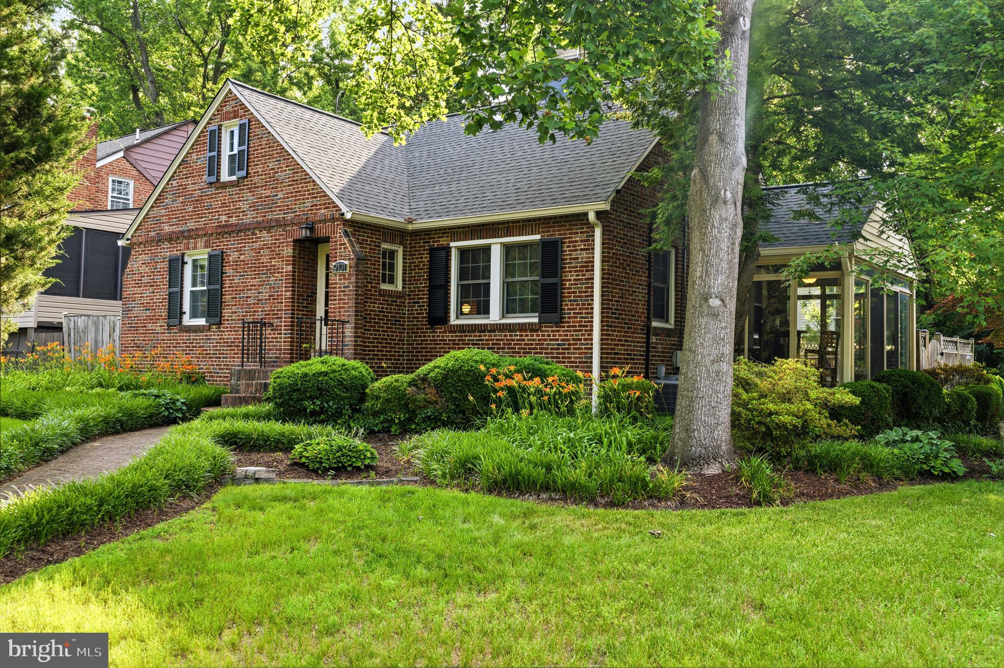 9101 AUTOVILLE DRIVE
