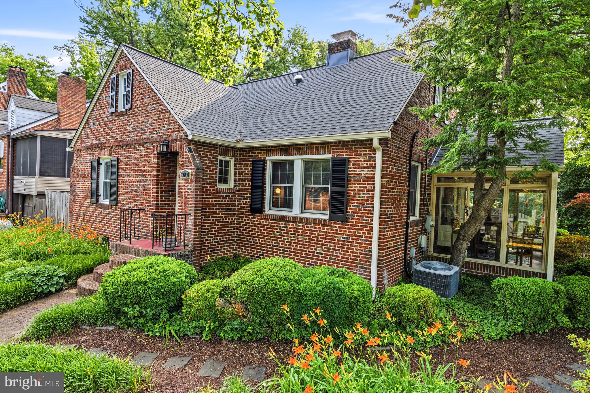 9101 AUTOVILLE DRIVE