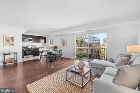 3330 S 28TH STREET 403 ALEXANDRIA VA 22302