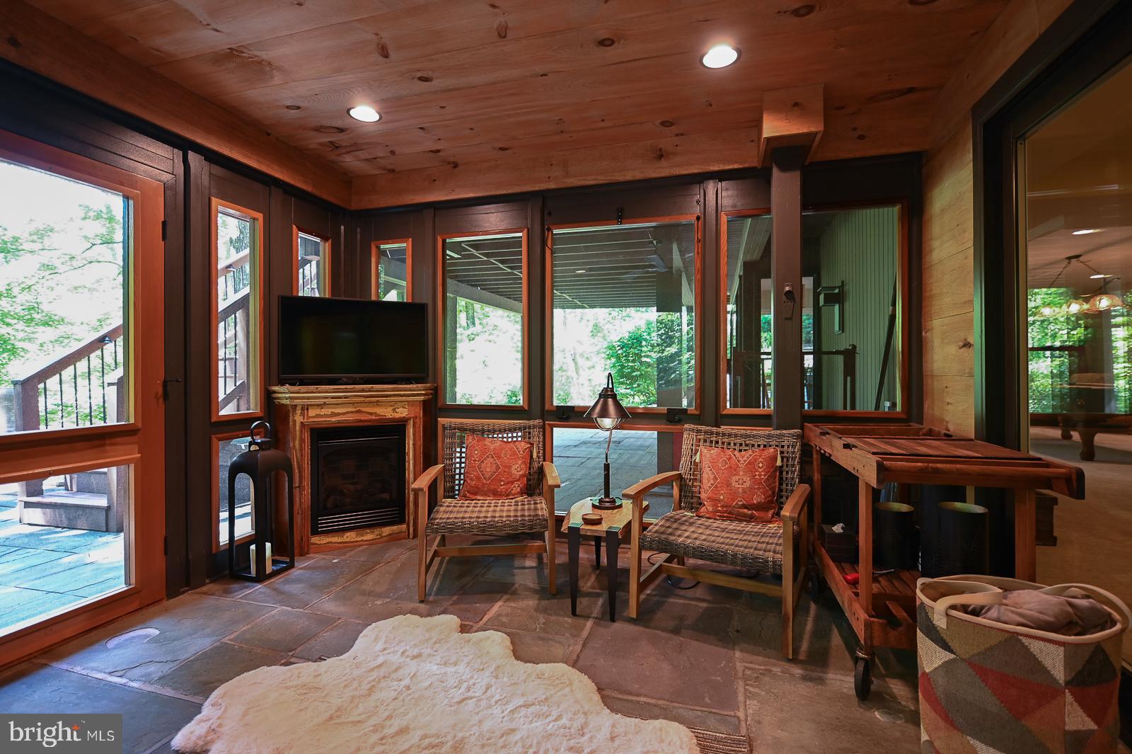 VALLEY FORGE MTN - Residential