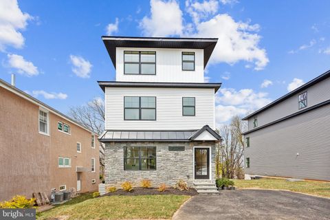 Photo of 1236 Butler Pike #UNIT 2, CONSHOHOCKEN, PA 19428 (MLS # PAMC2151712)