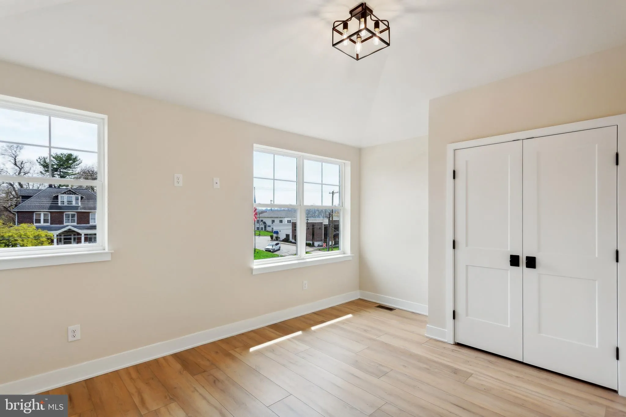 Conshohocken, Pennsylvania 19428, United States, 4 Bedrooms Bedrooms, ,3 BathroomsBathrooms,Residential,Active,191590