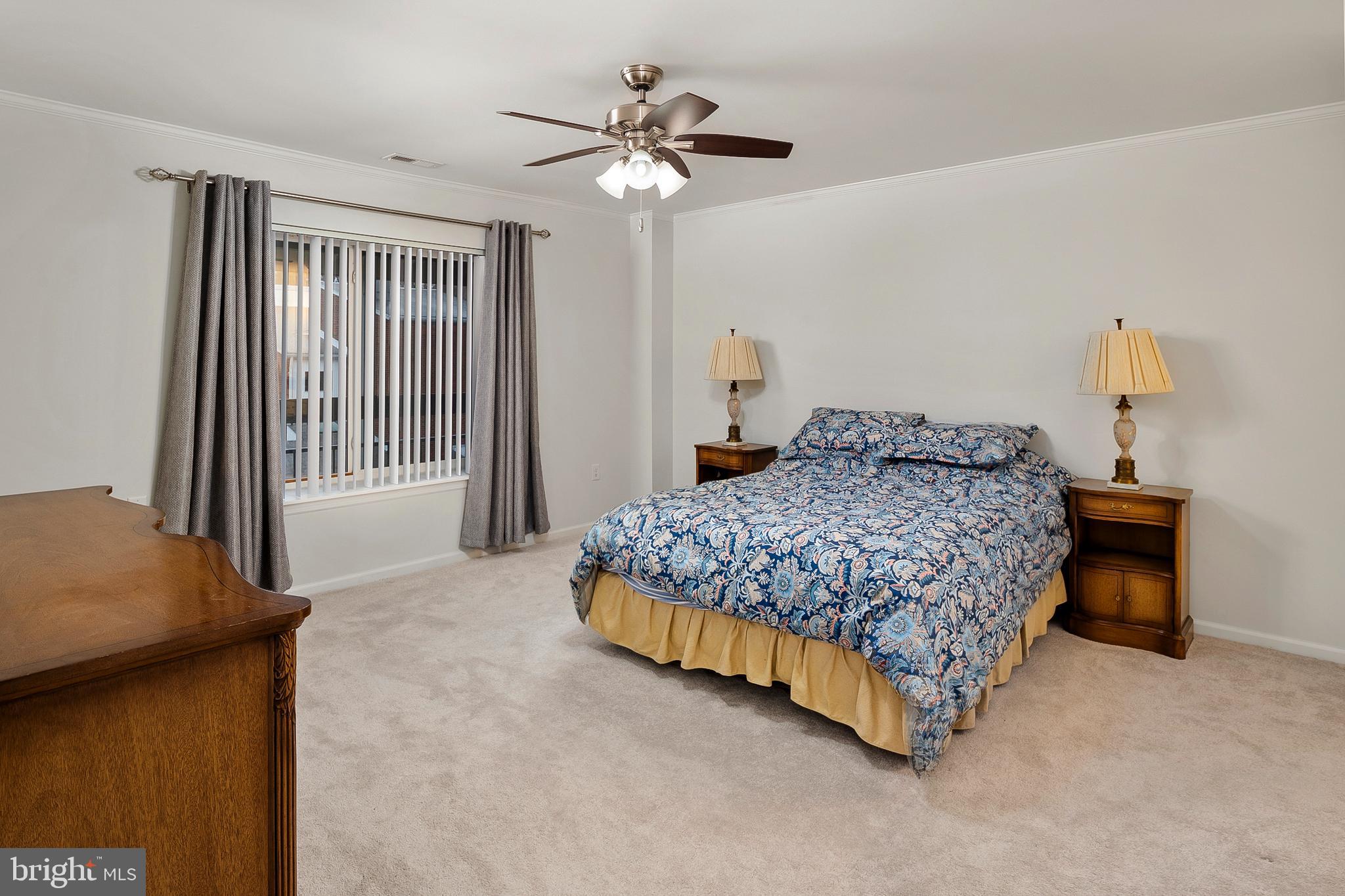 LEISURE WORLD - Residential