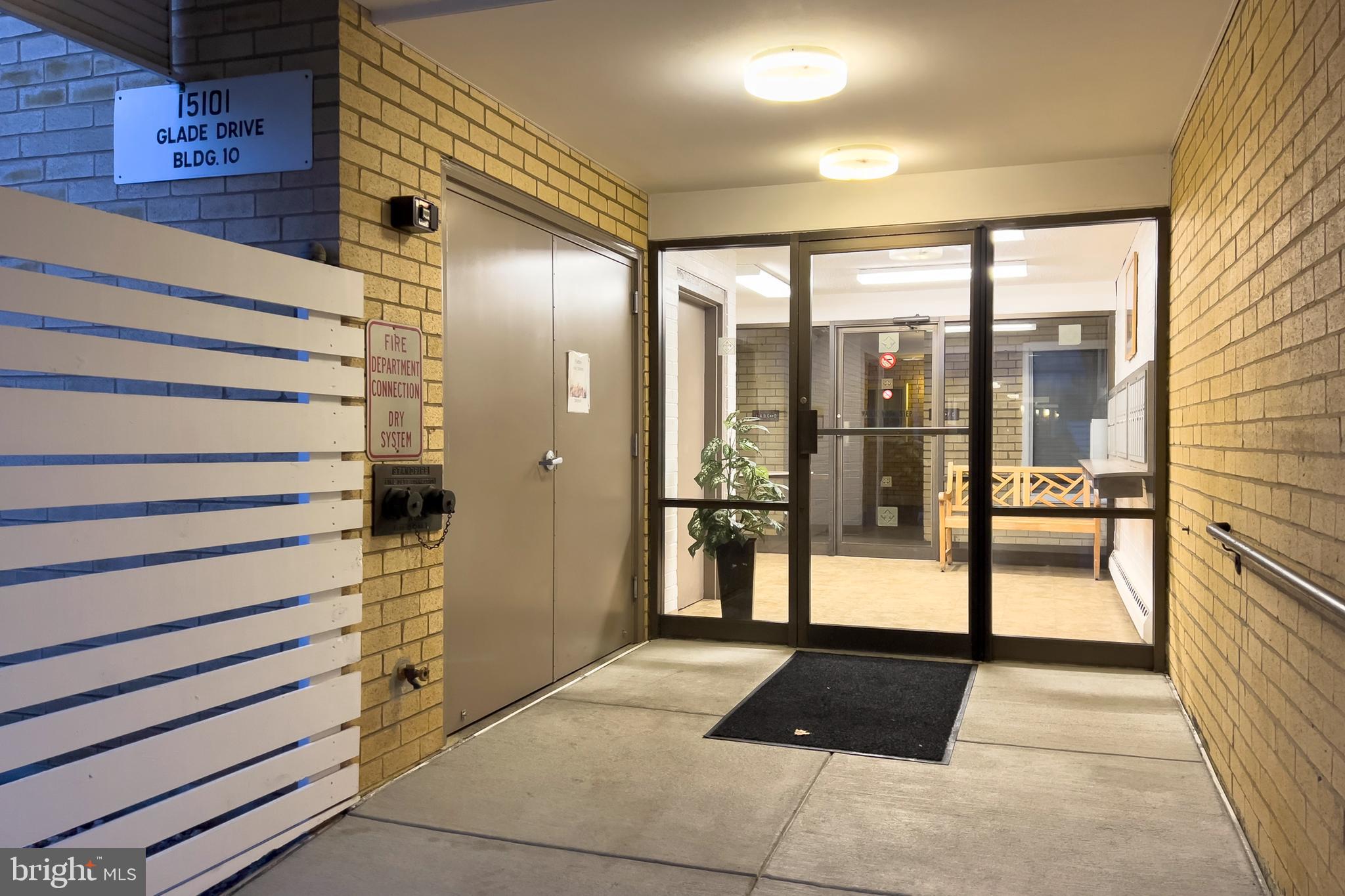 LEISURE WORLD - Residential