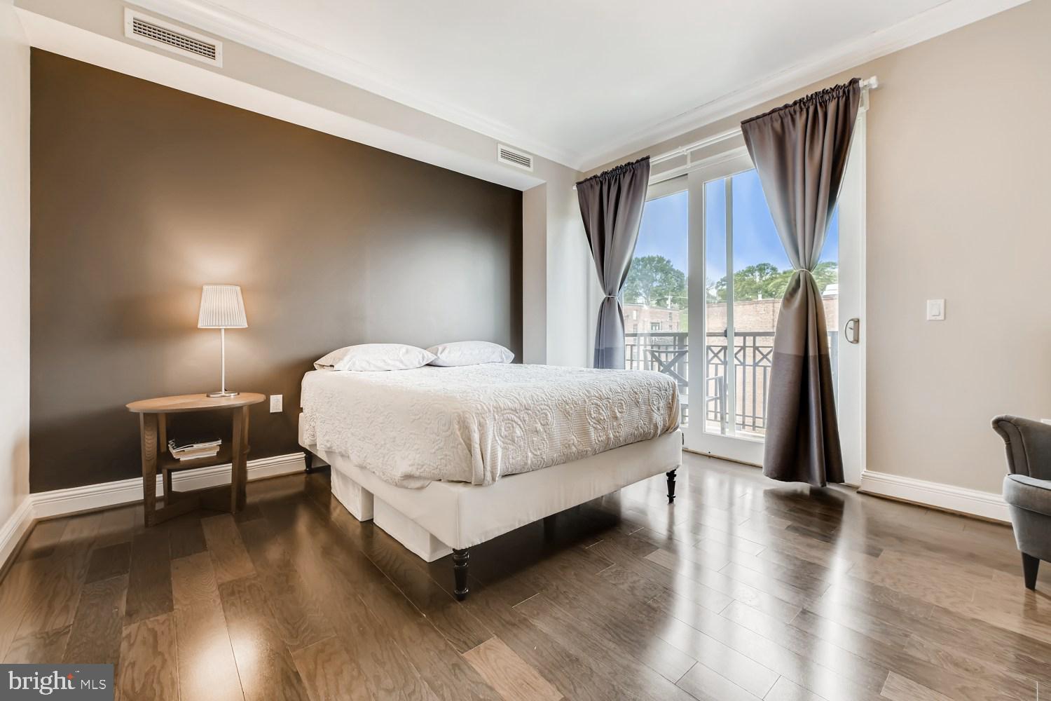 THE RITZ-CARLTON RESIDENCES - Residential