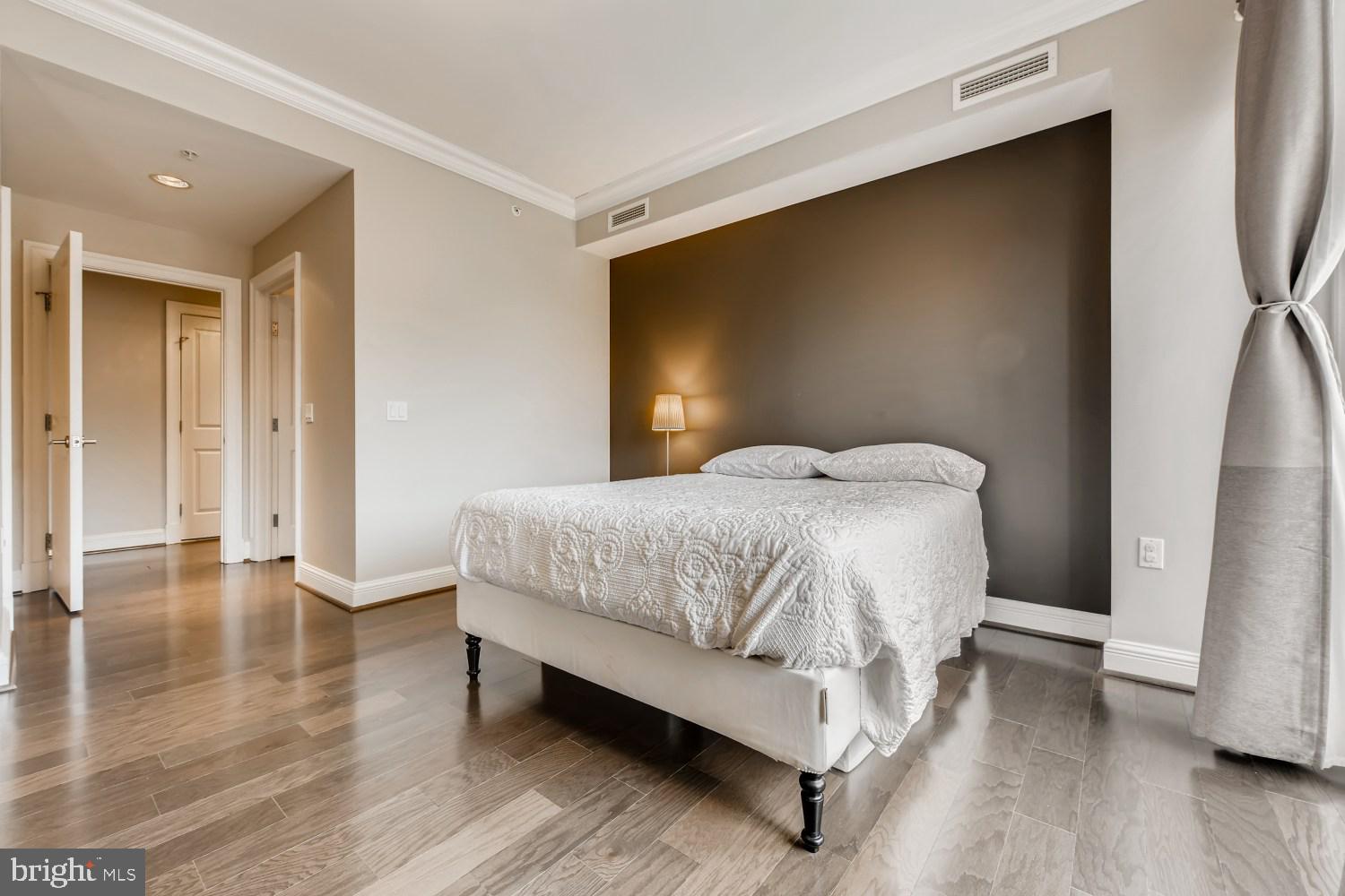 THE RITZ-CARLTON RESIDENCES - Residential