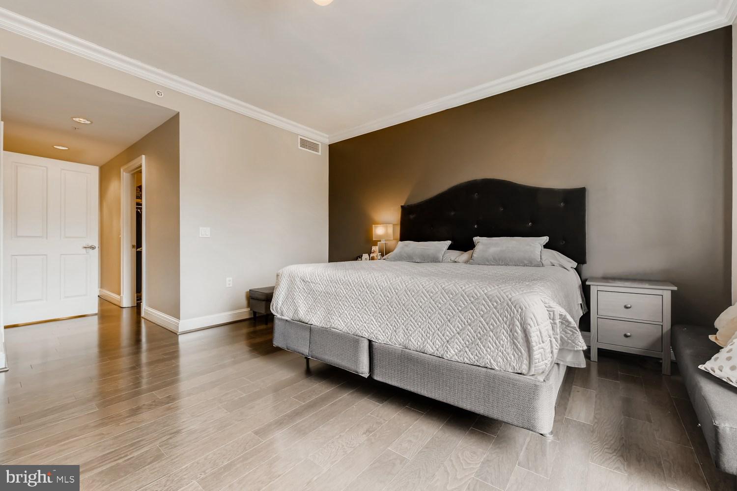 THE RITZ-CARLTON RESIDENCES - Residential