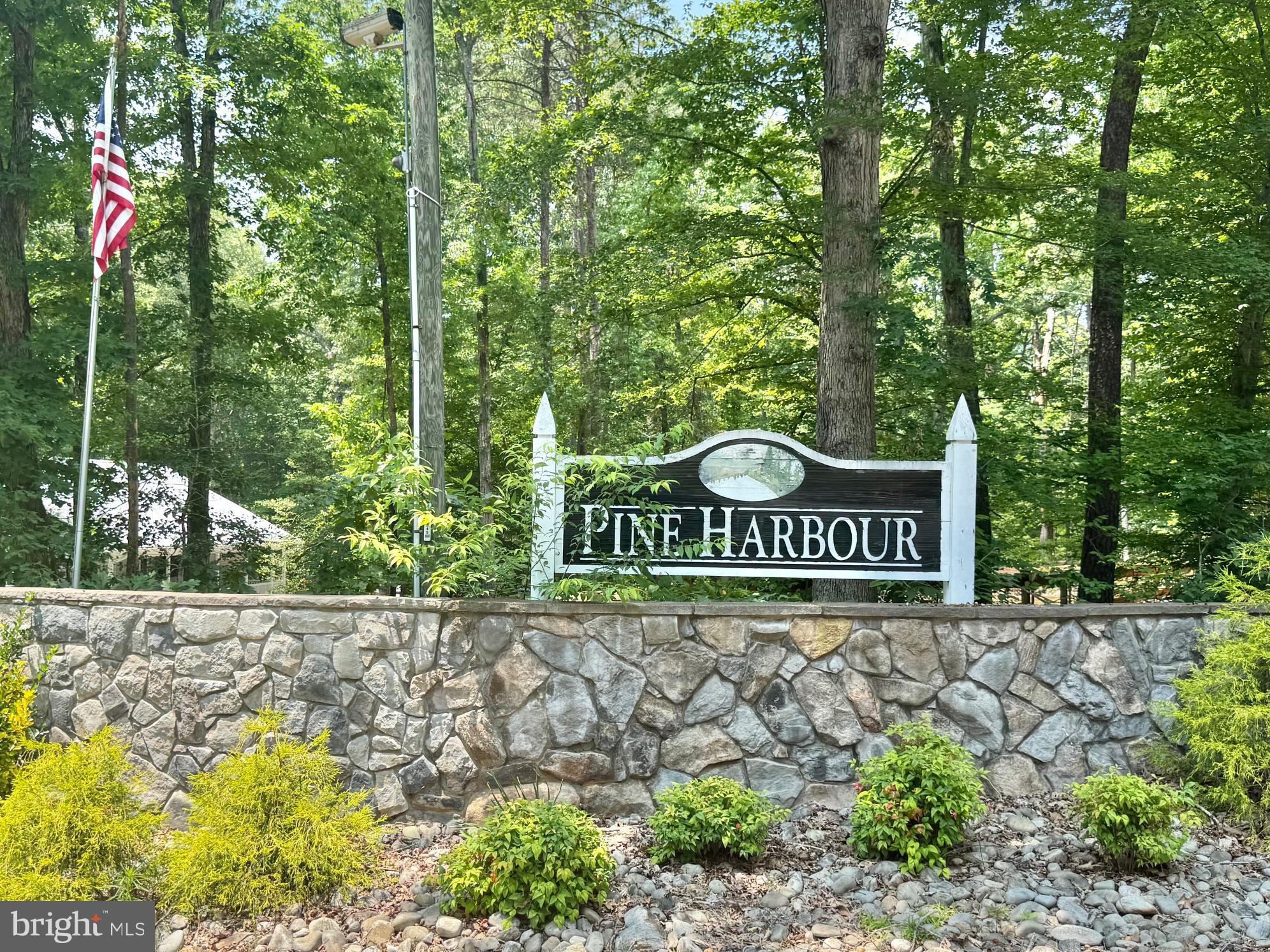 PINE HARBOUR - Residential