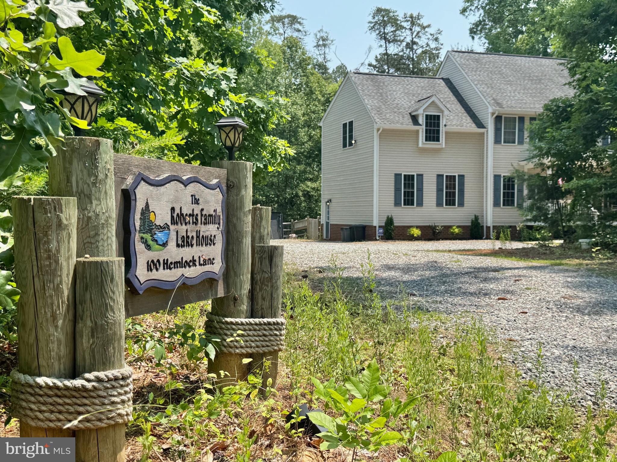 PINE HARBOUR - Residential