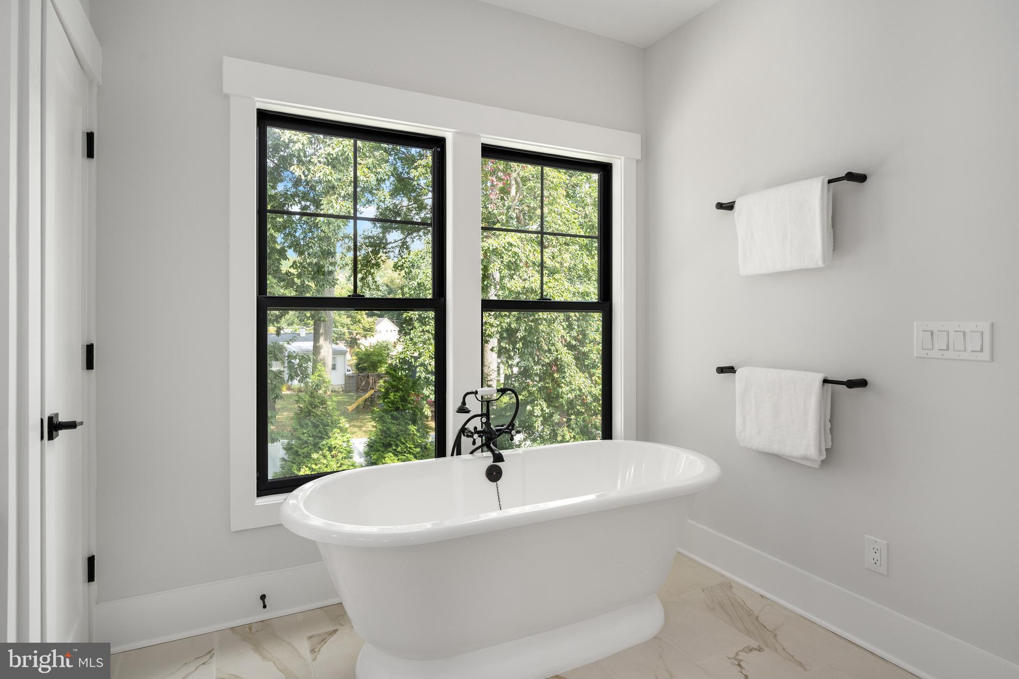 VIENNA WOODS - Residential