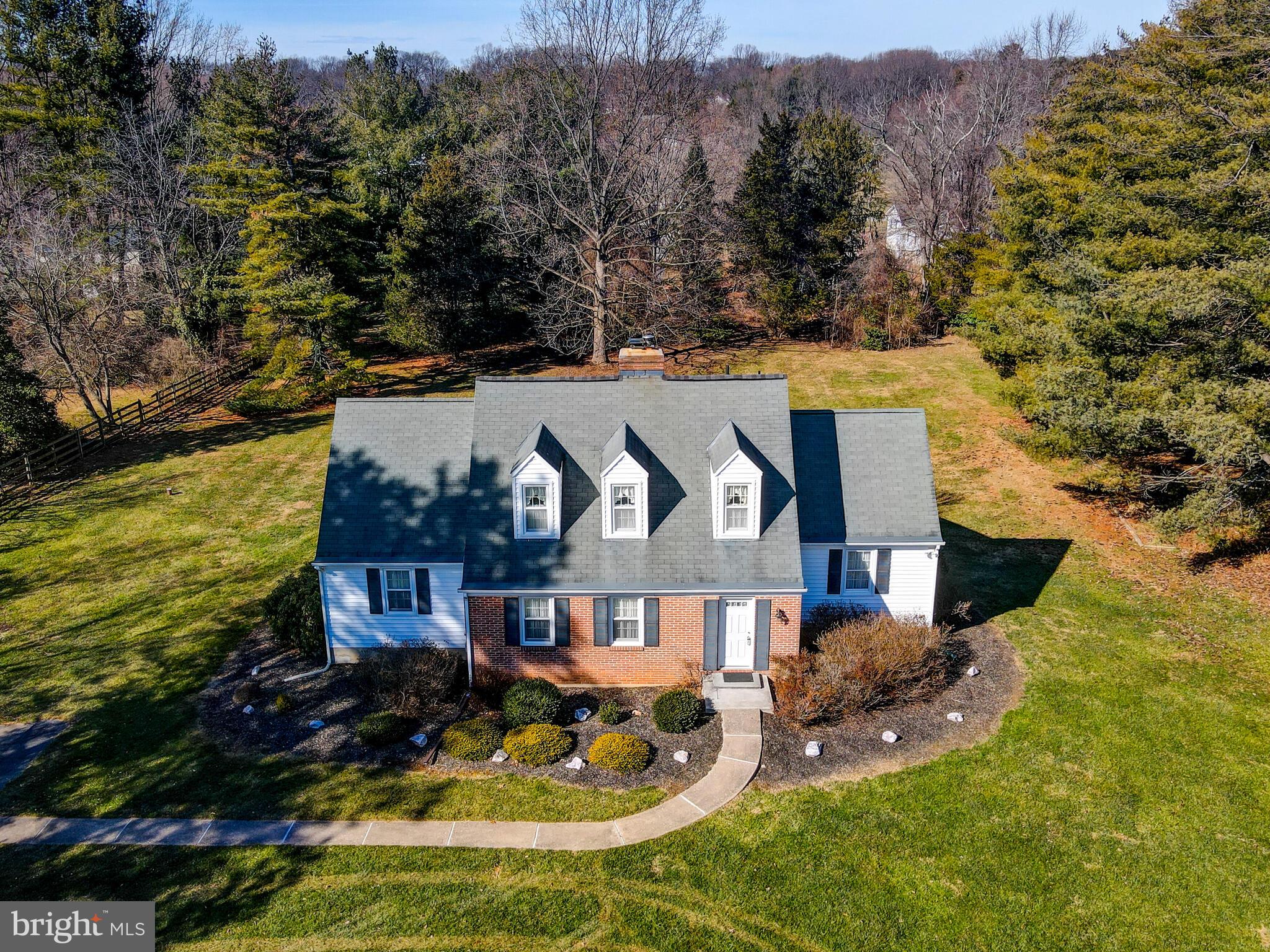 FALLS ESTATES - Residential