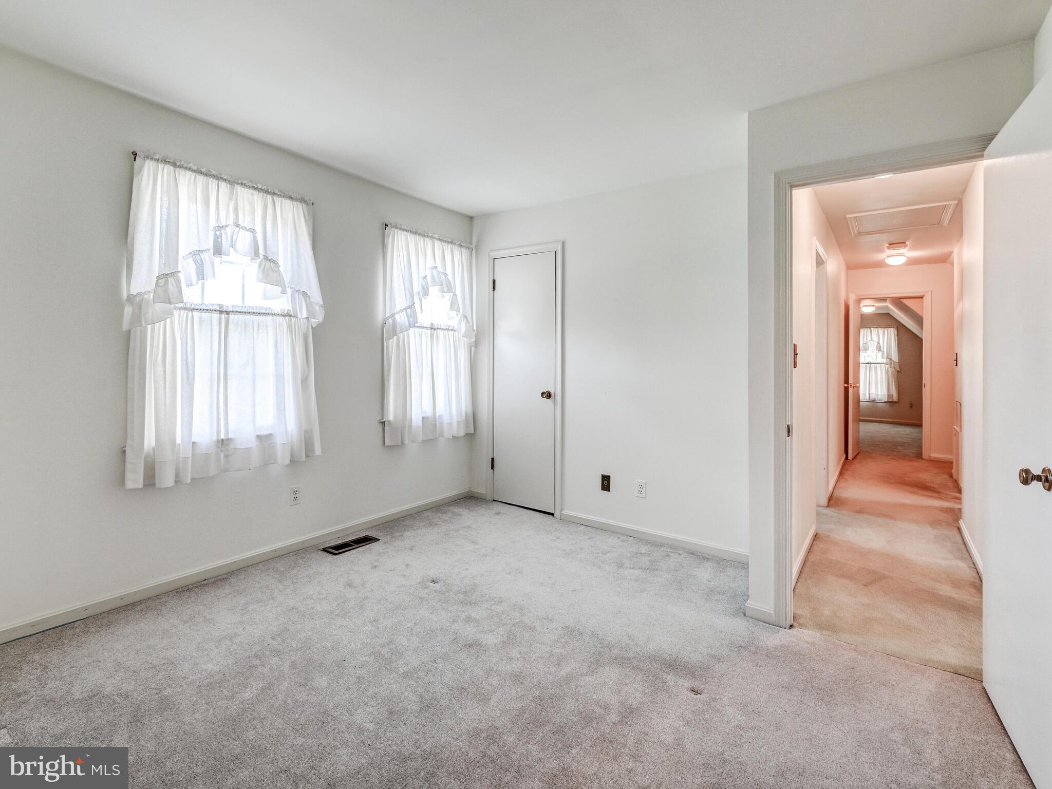 FALLS ESTATES - Residential