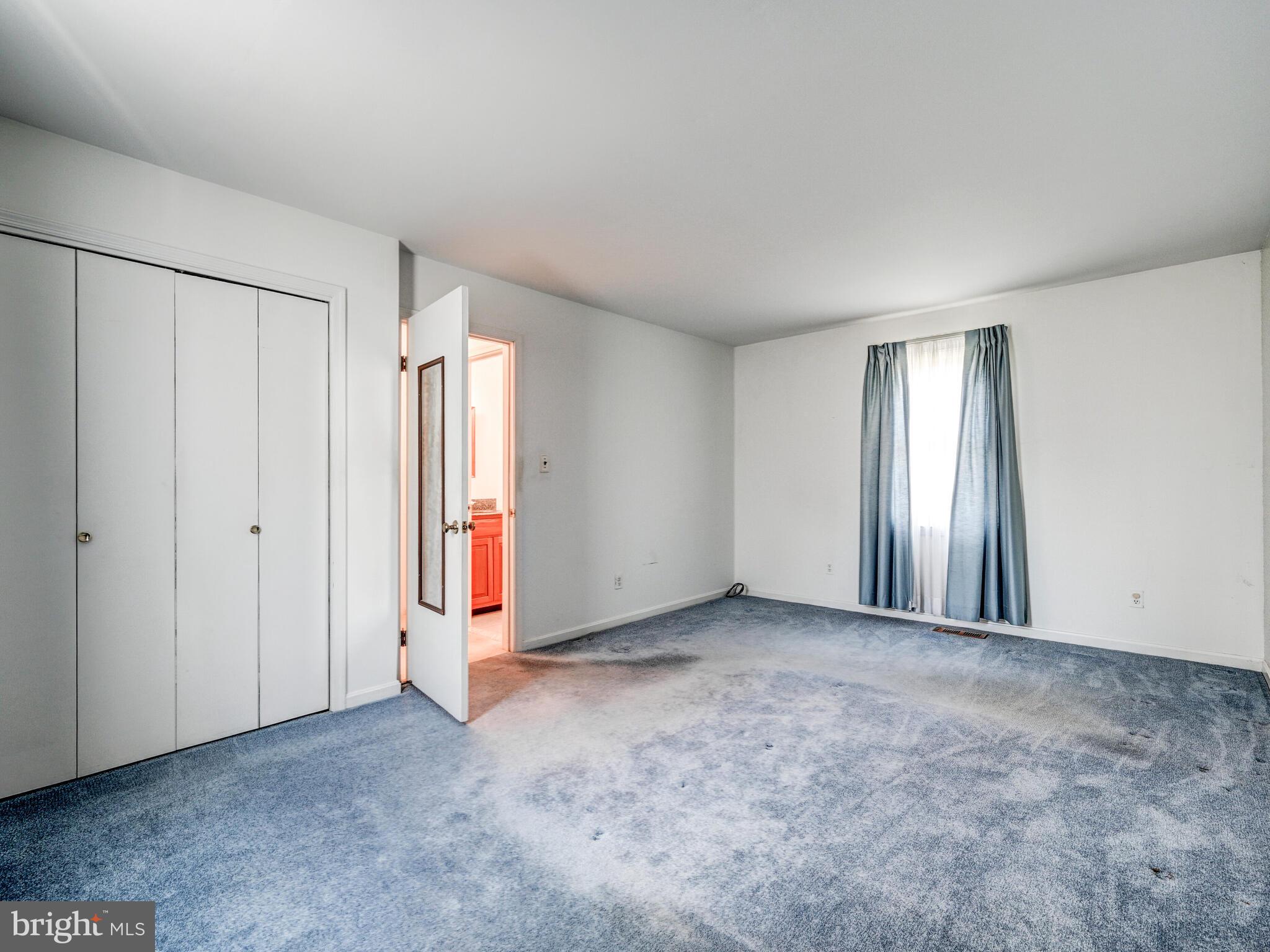 FALLS ESTATES - Residential