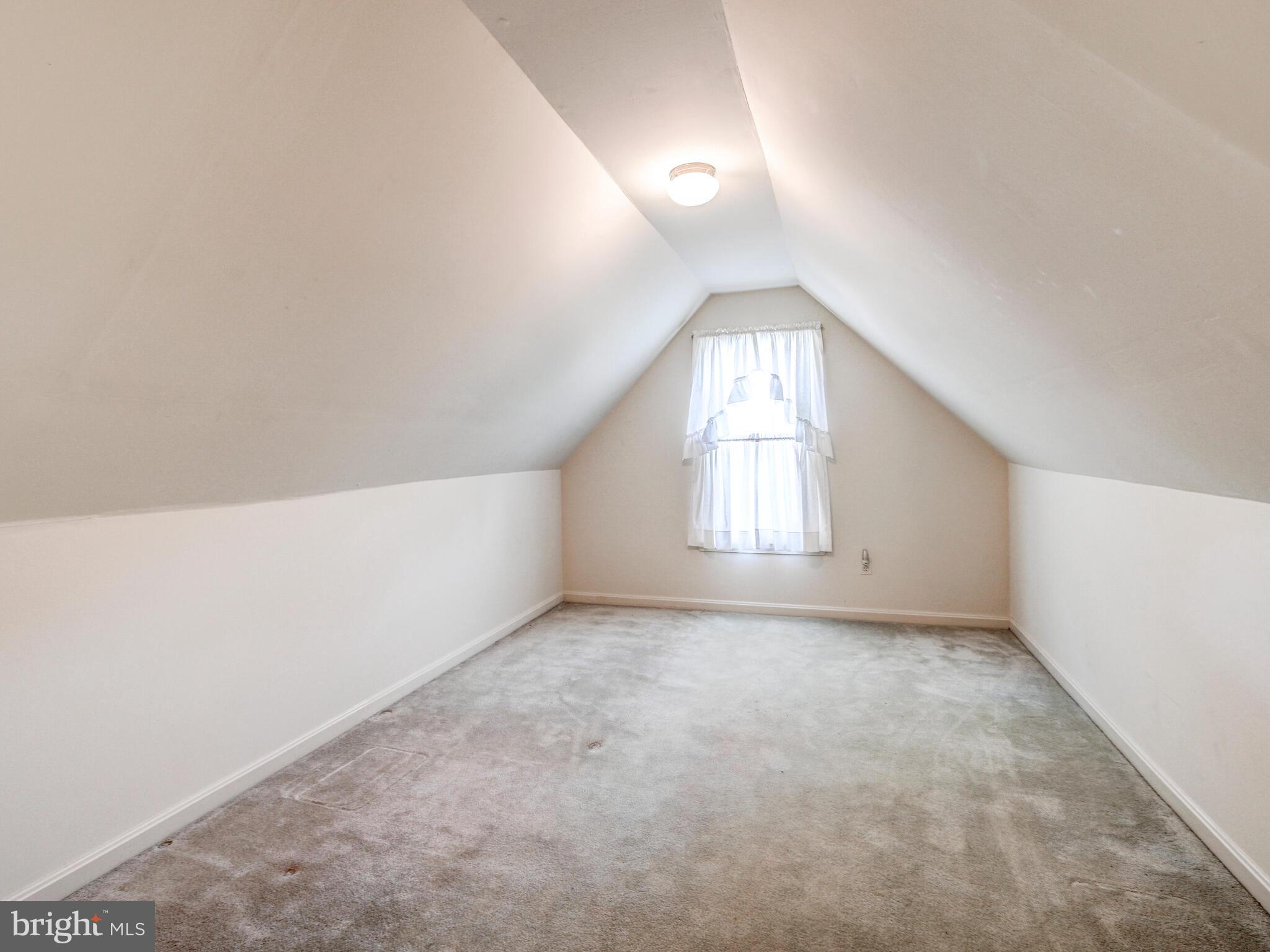 FALLS ESTATES - Residential