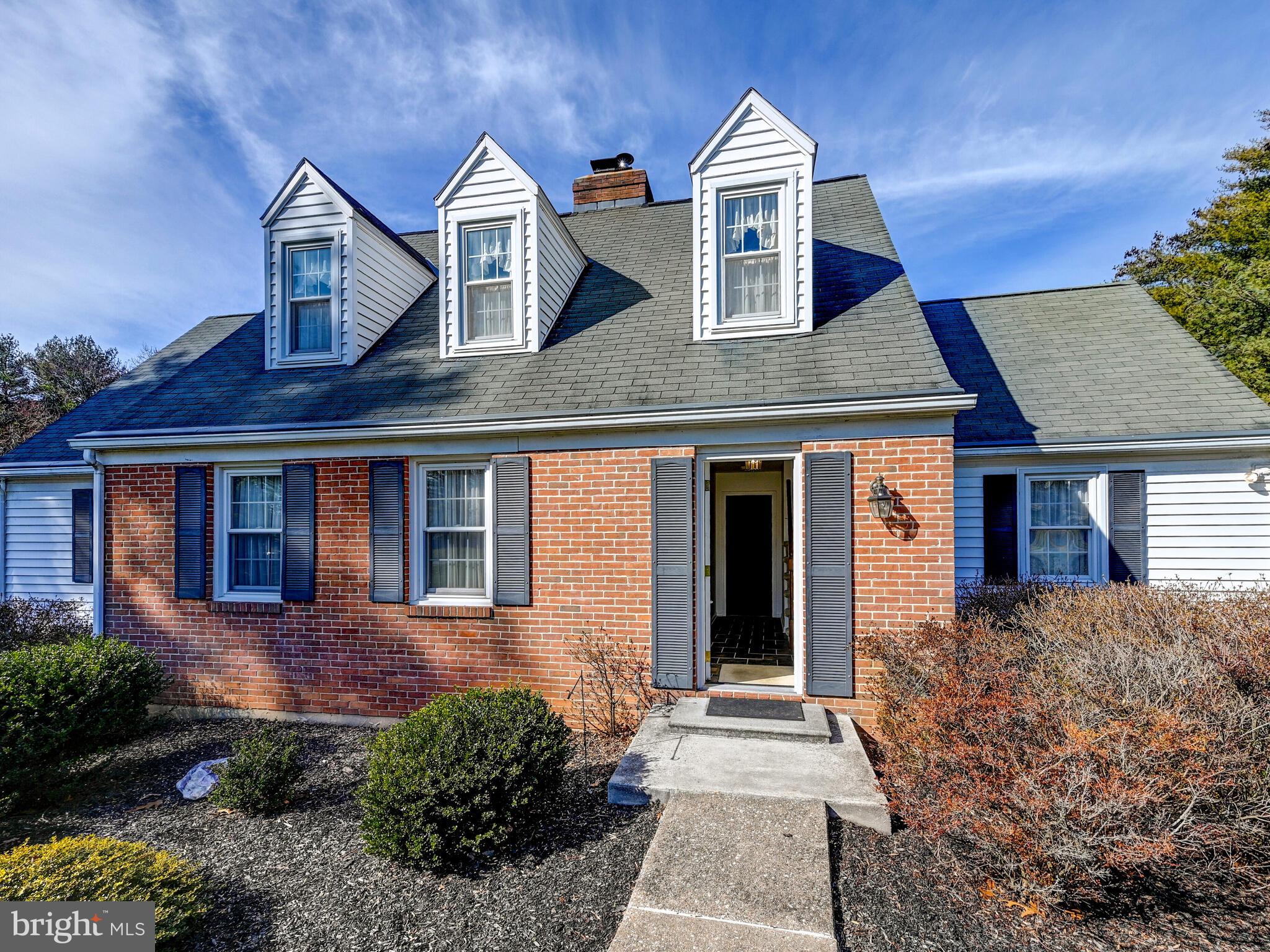 FALLS ESTATES - Residential