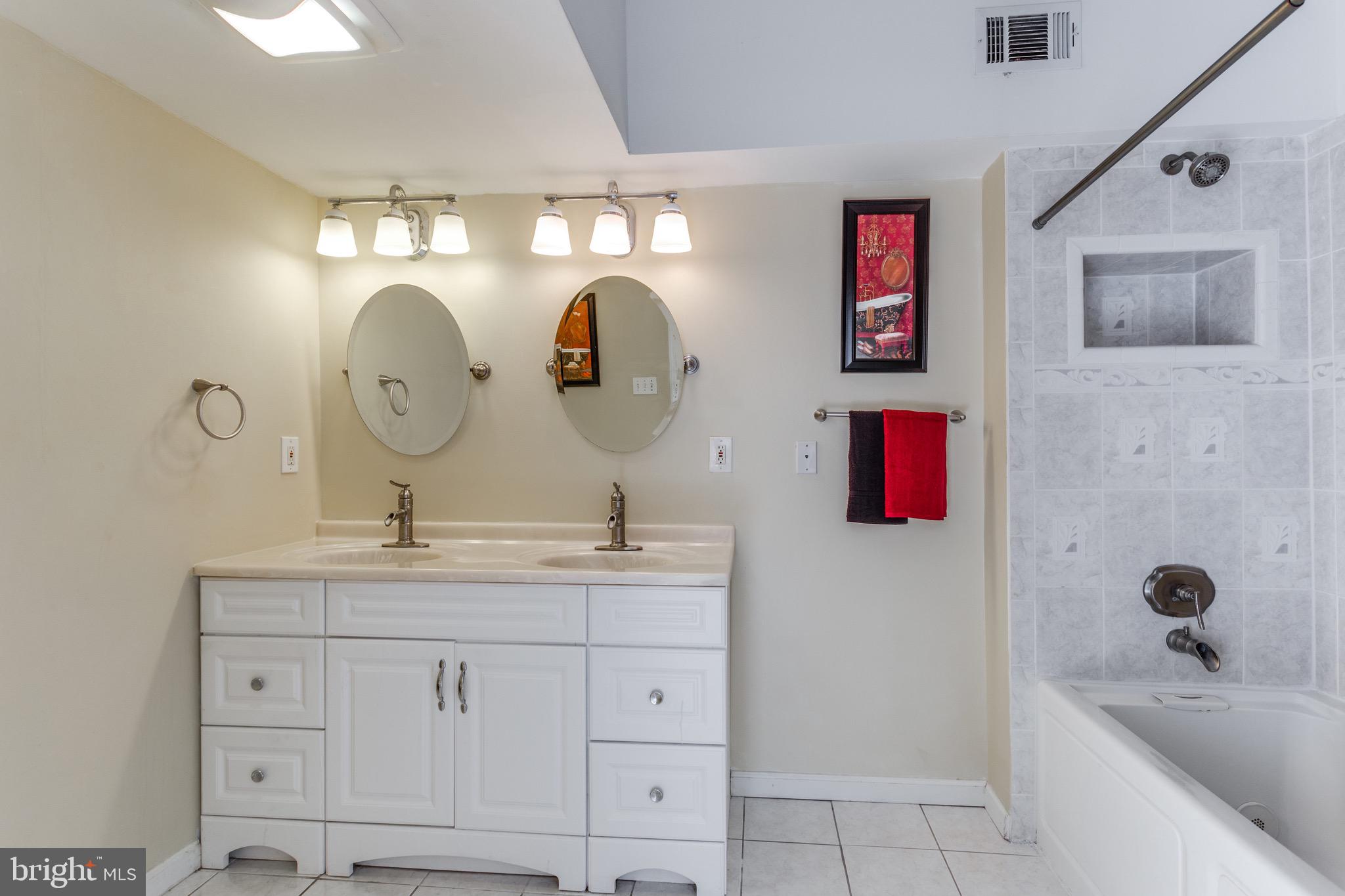 MAPLEWOOD - Residential