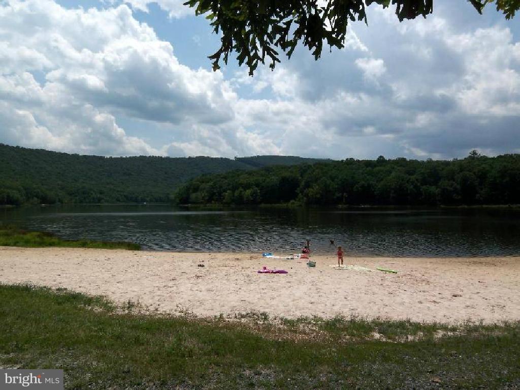 LAKE FERNDALE - Residential