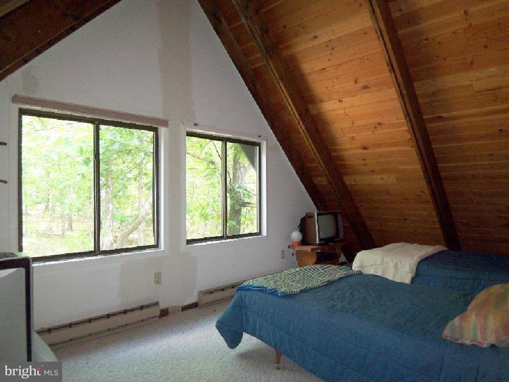 LAKE FERNDALE - Residential