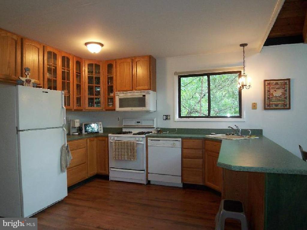 LAKE FERNDALE - Residential