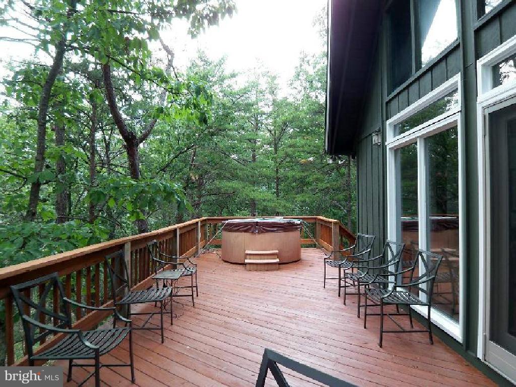 LAKE FERNDALE - Residential