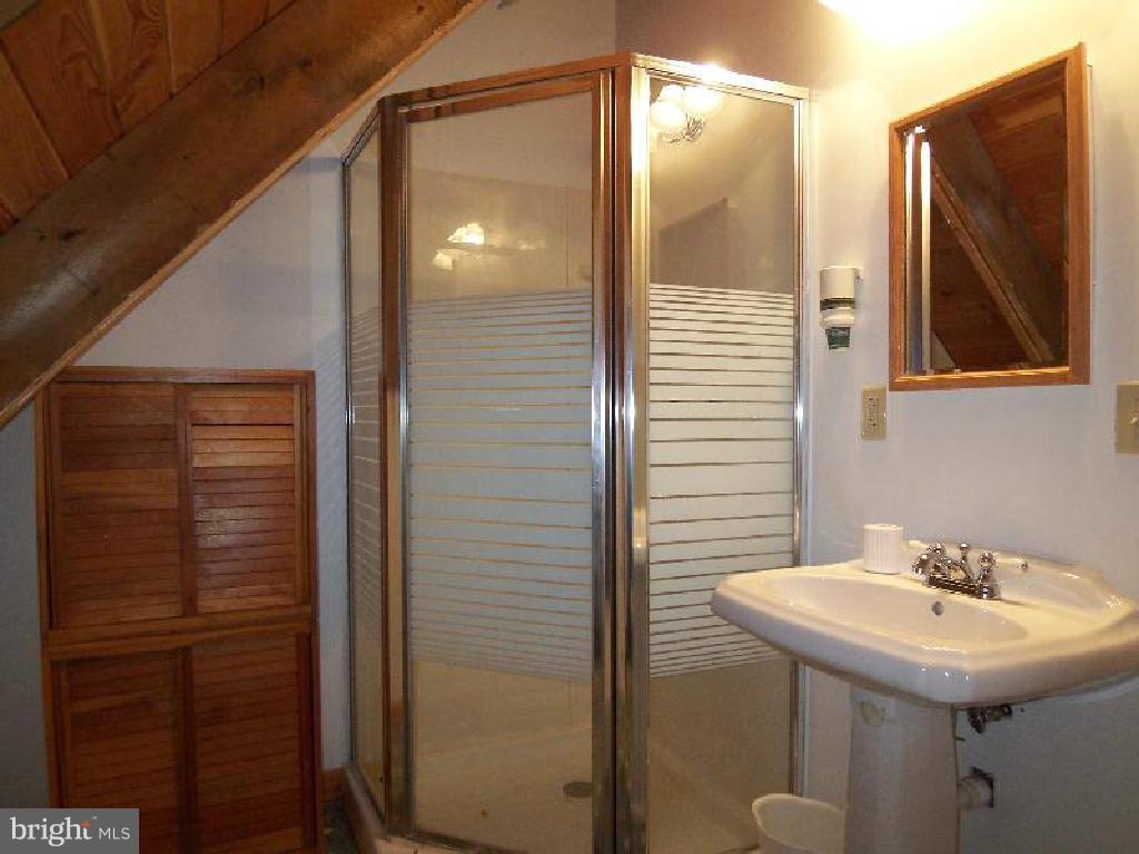 LAKE FERNDALE - Residential