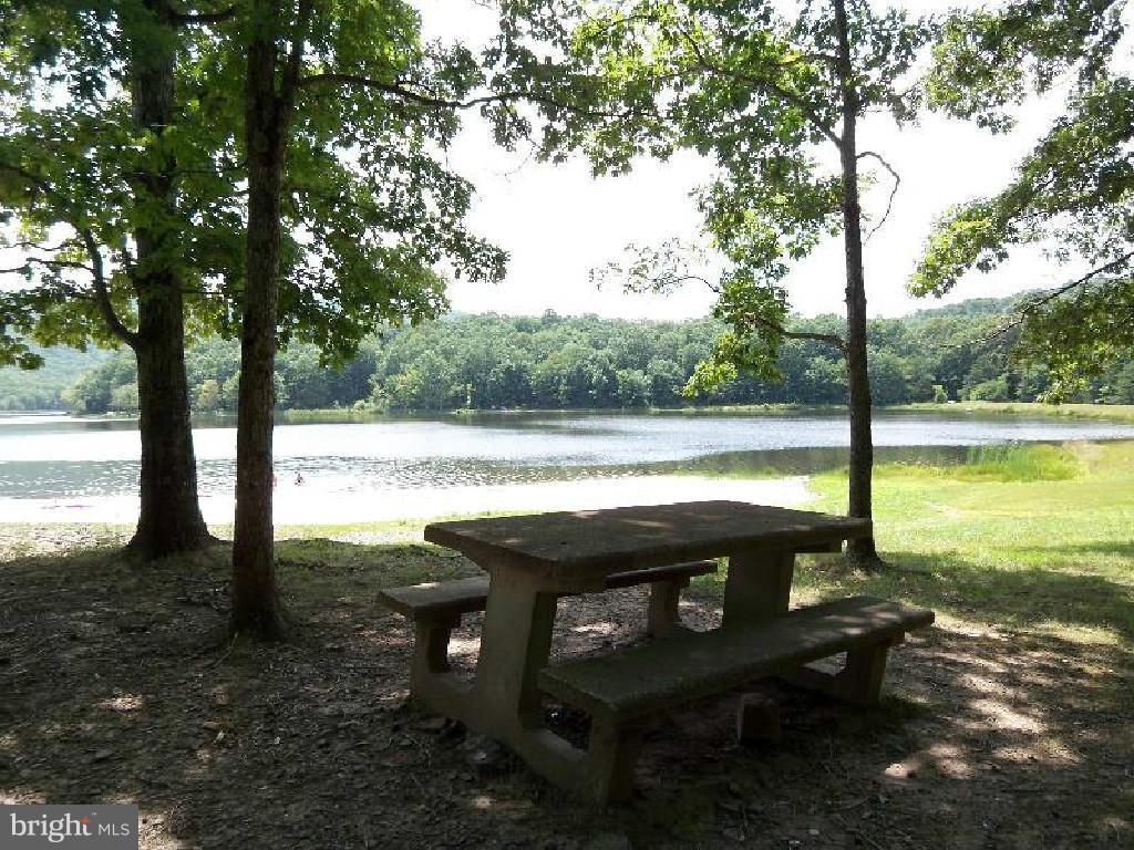 LAKE FERNDALE - Residential