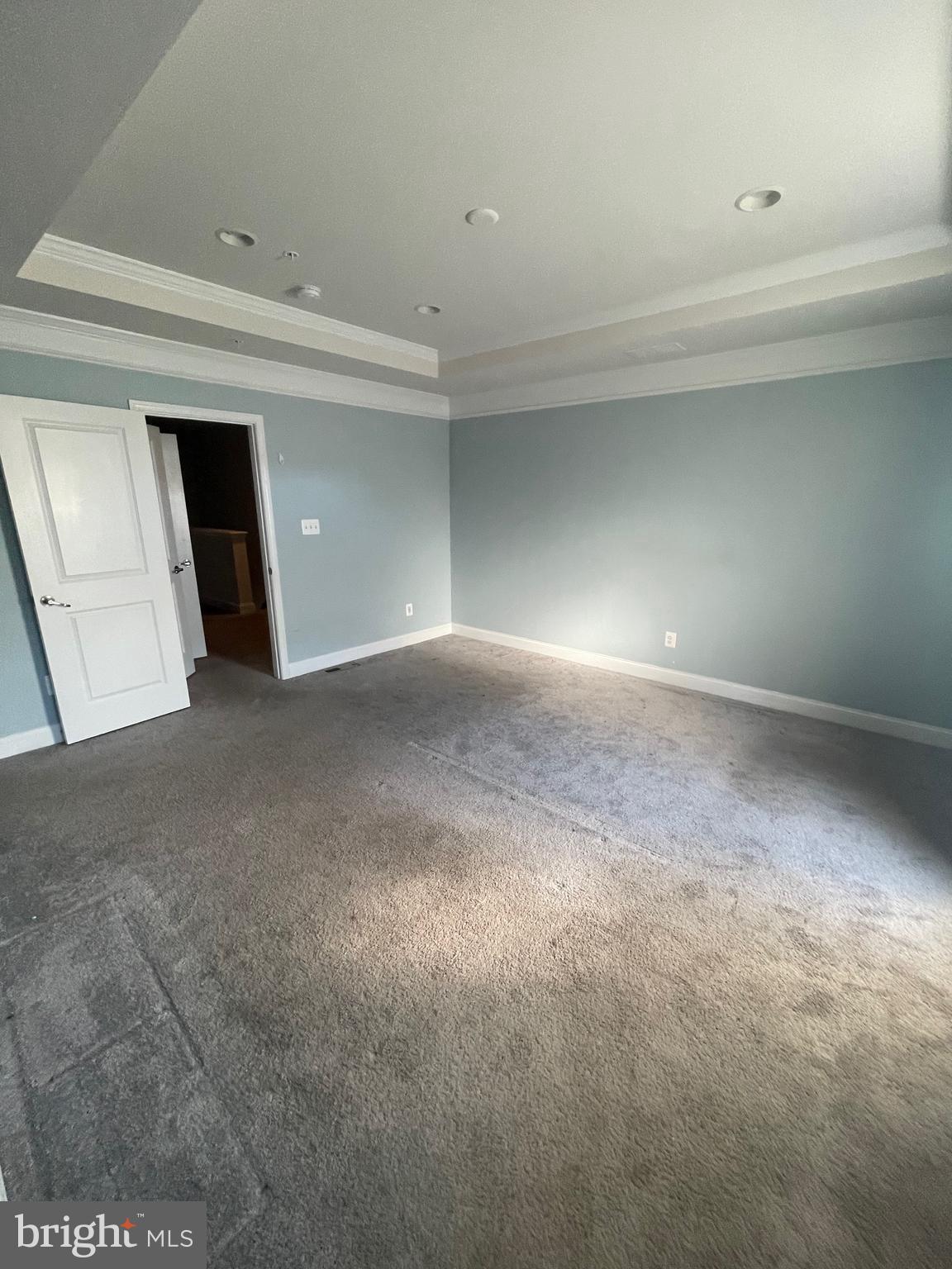 OXFORD SQUARE - Residential Lease