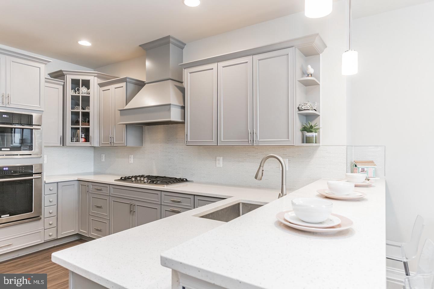 OXFORD SQUARE - Residential Lease