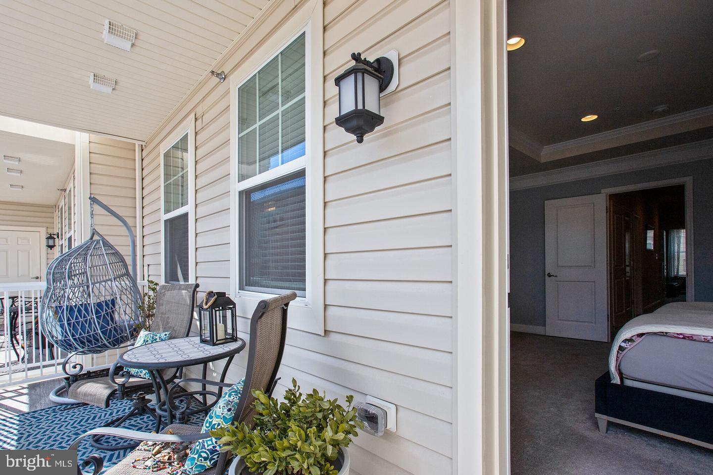 OXFORD SQUARE - Residential Lease