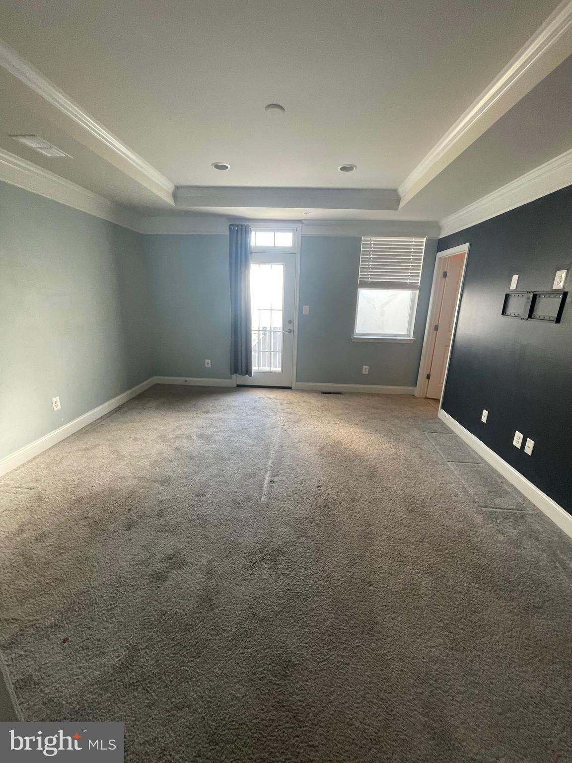 OXFORD SQUARE - Residential Lease