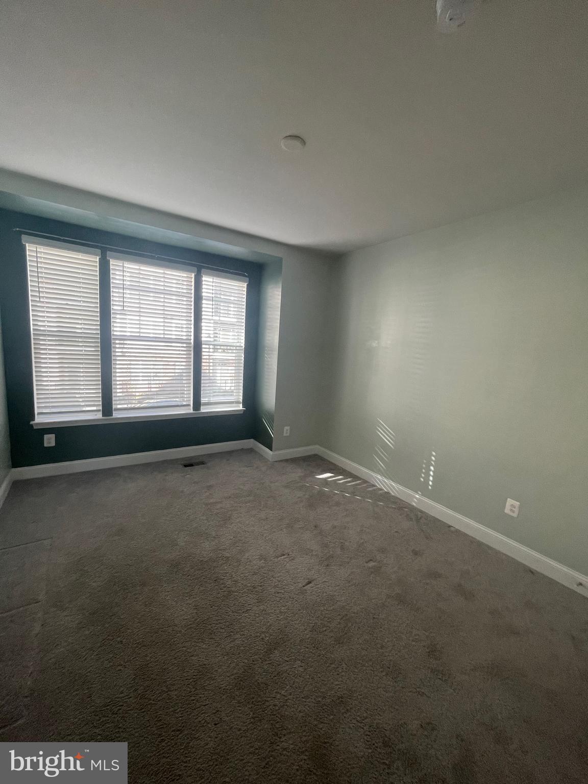 OXFORD SQUARE - Residential Lease