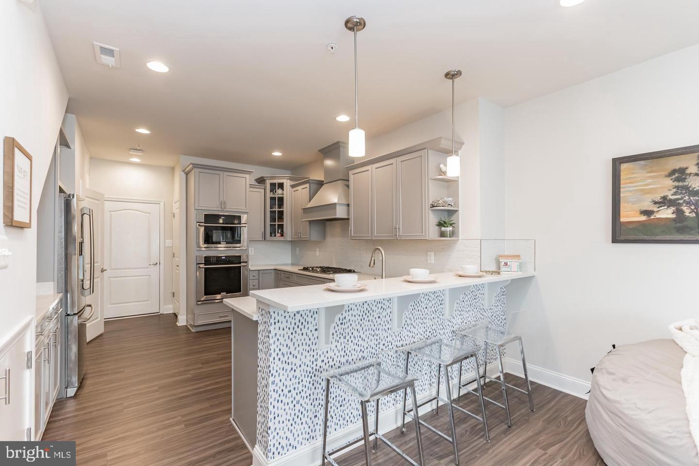 OXFORD SQUARE - Residential Lease