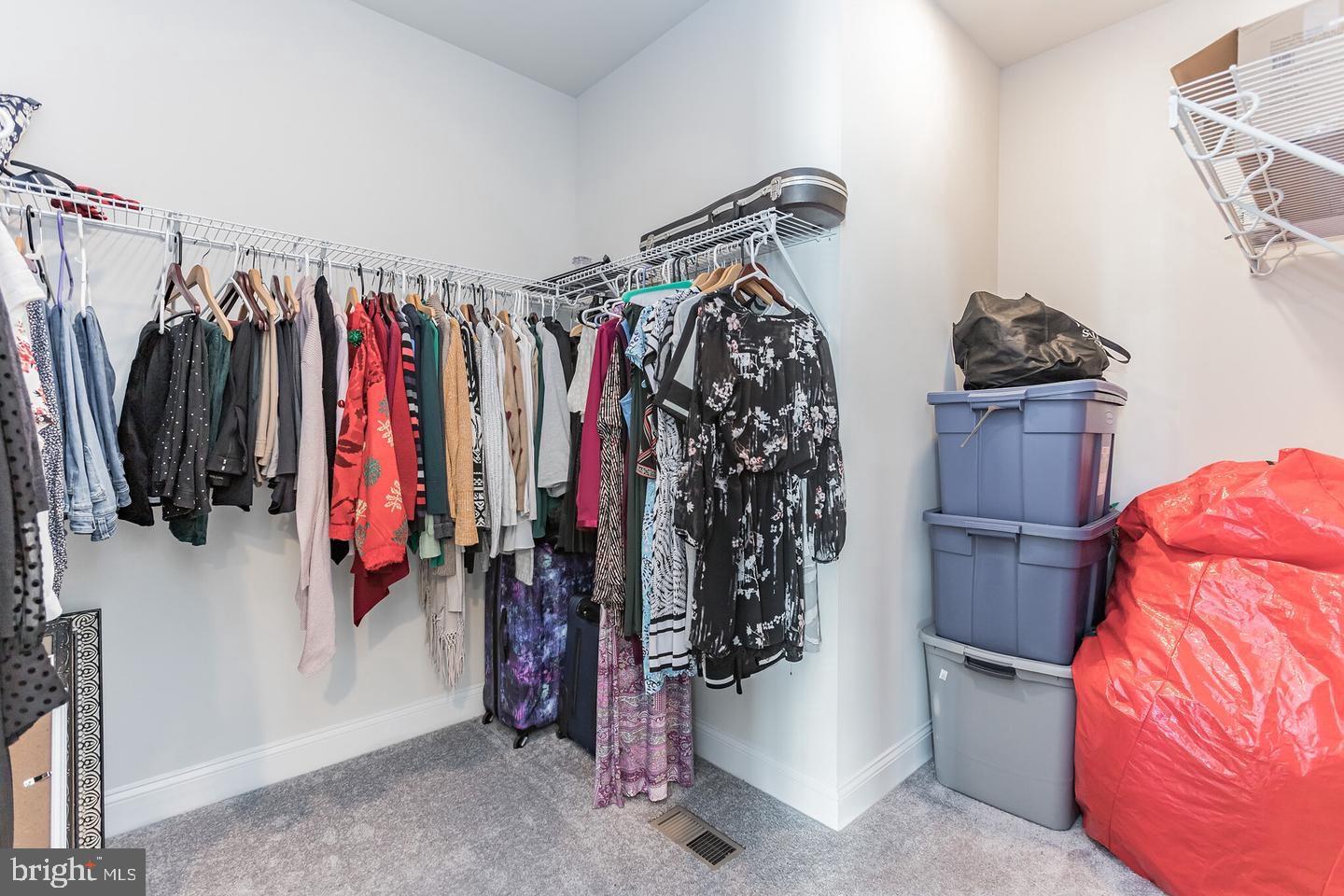 OXFORD SQUARE - Residential Lease