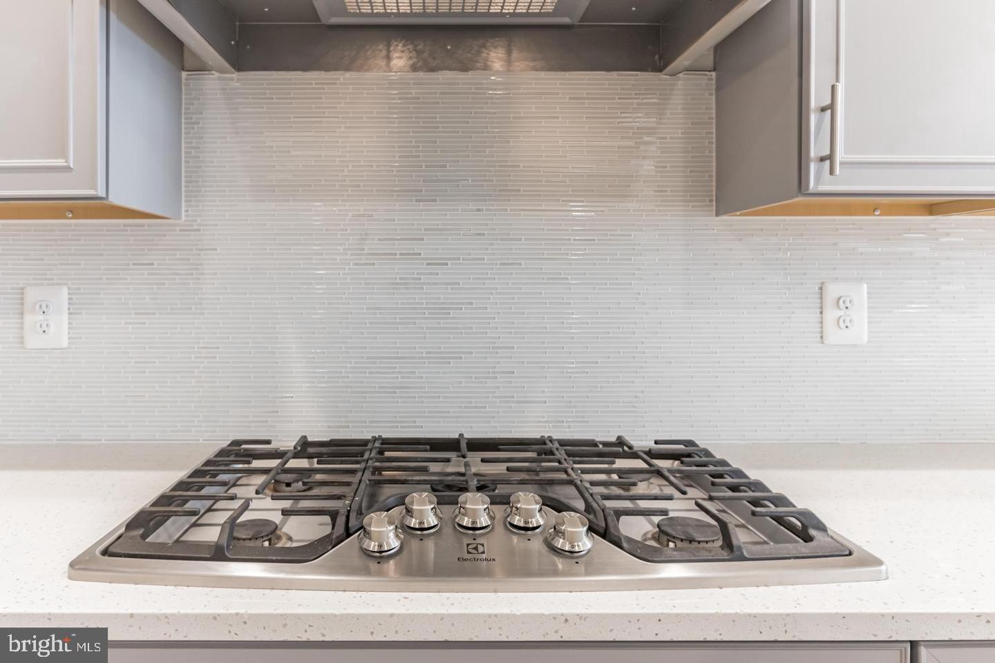 OXFORD SQUARE - Residential Lease