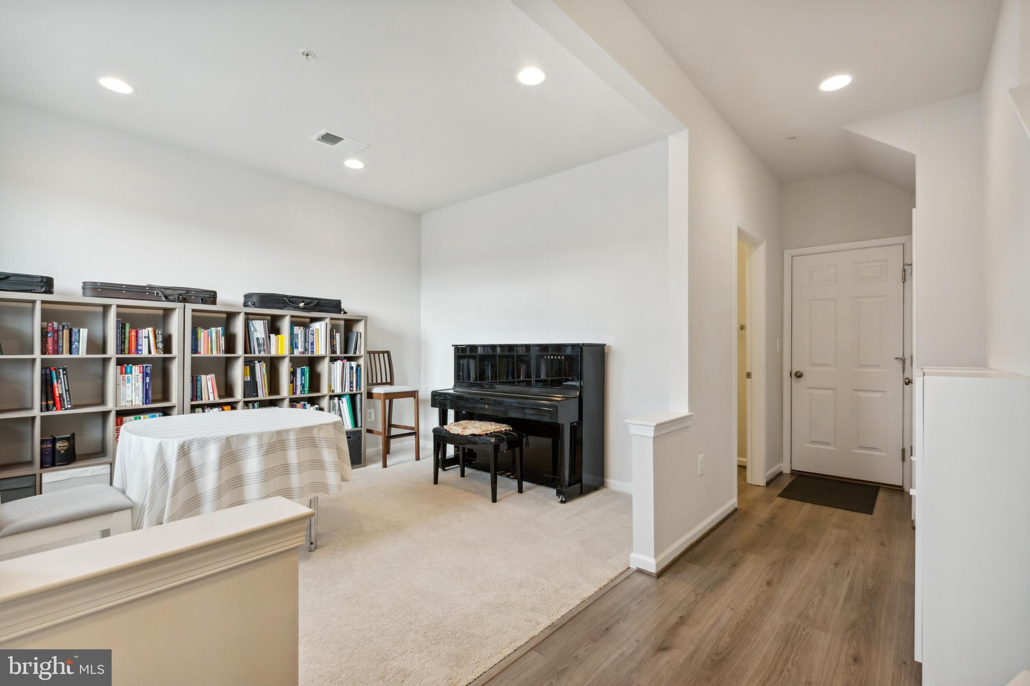 BRADFORD'S LANDING - Residential