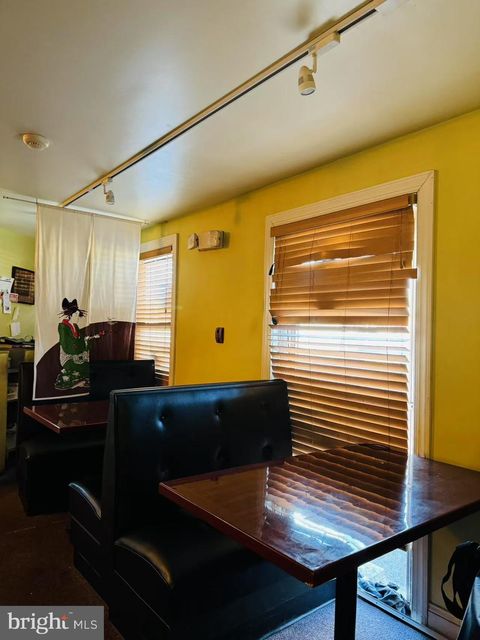 11 N WHITE HORSE PIKE SOMERDALE NJ 08083