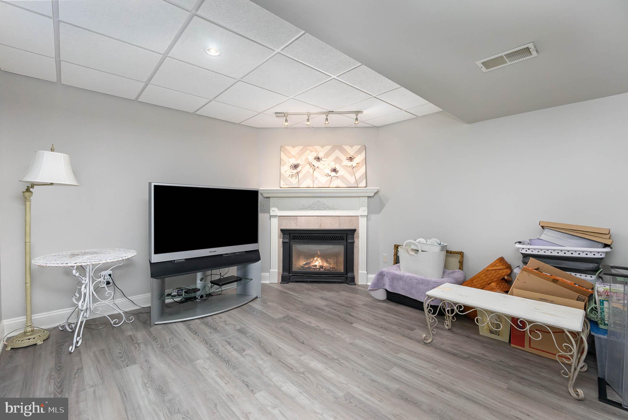 PERRY HALL - Residential