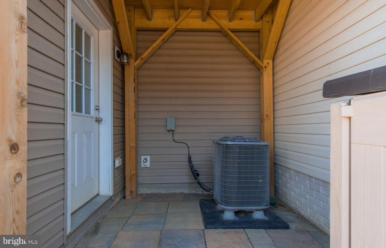 RIVERSIDE VILLAGES - Residential Lease